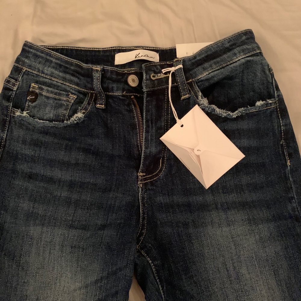 Kancan denim jeans. TAGS STILL ON